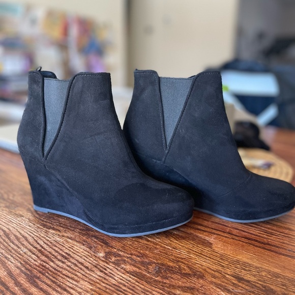 ❄️H&M Black Wedge Booties - Picture 2 of 4